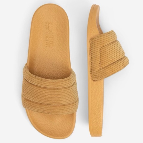 NWT. Kenneth Cole Reaction Screen Quilted Slide Sandal  Mustard Yellow - Picture 3 of 7